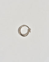 Petite créole ronde Semper en or blanc 14 carats