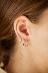 K14イエローゴールドの小さなオーバルセンパーフープ