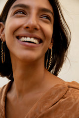 大きなコルク栓抜きのイヤリング