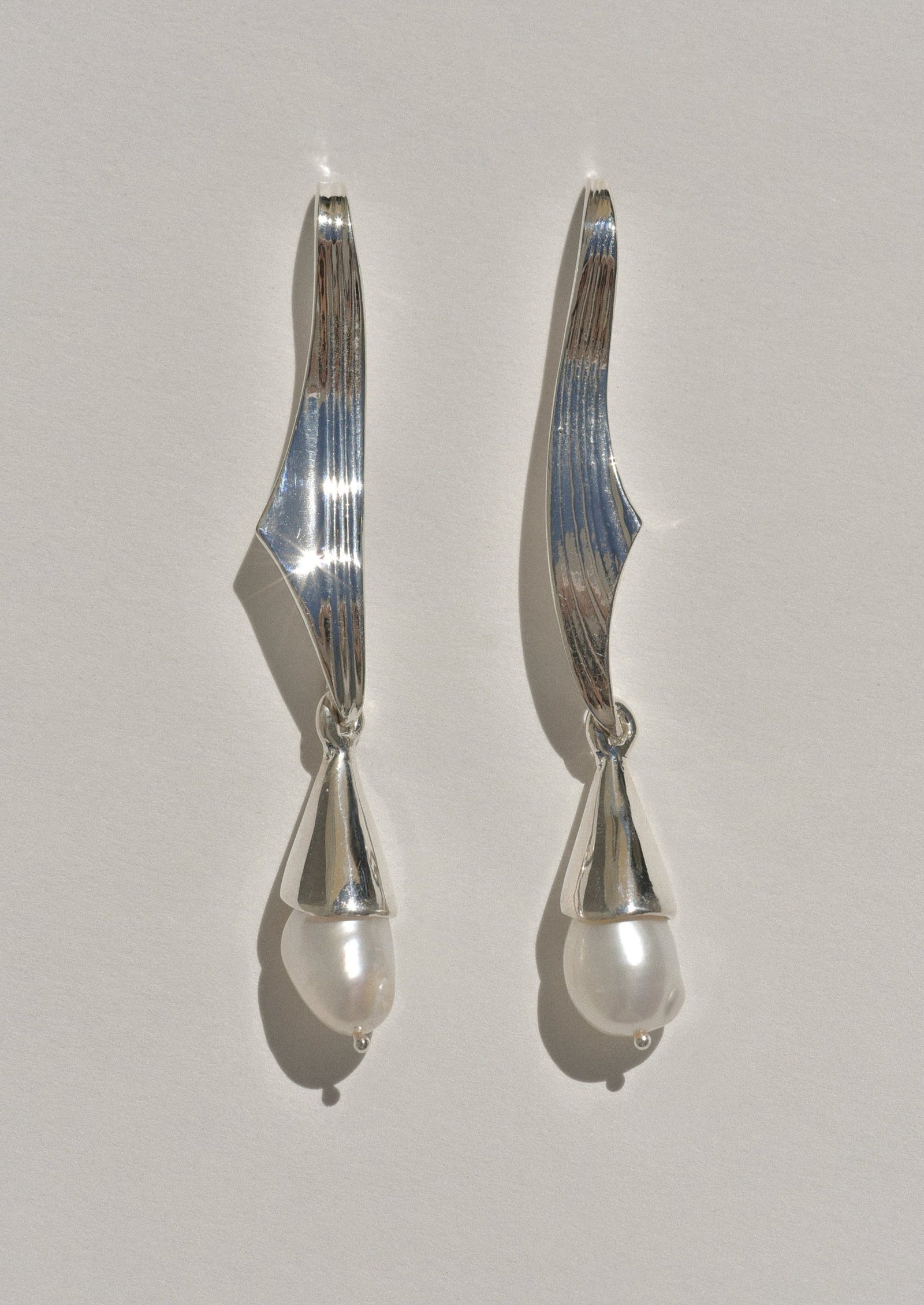 ピアス [wingbling] Albi Natural Stone Drop Earrings ピアス [wingbling] Albi Natural Stone Drop Earrings AU24